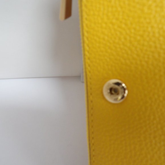 COPY - Michael Kors Jet Set -Pebble Leather Ph Wristlet - Picture 10 of 16